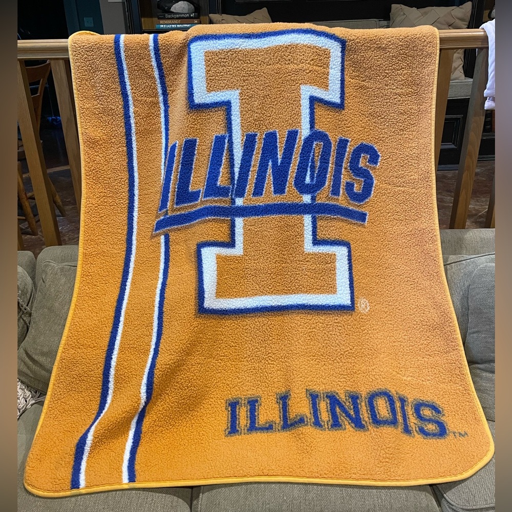 ILLINOIS fleece blanket - appx 4’x5’